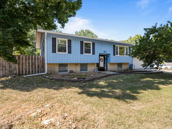 1801 Crescent Dr, Champaign, IL 61821
