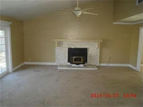 3rd image of 800 N White Ln
