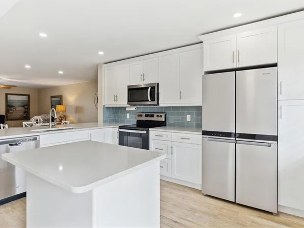 3062 Sandpiper Bay CIR #K203, NAPLES, FL 34112