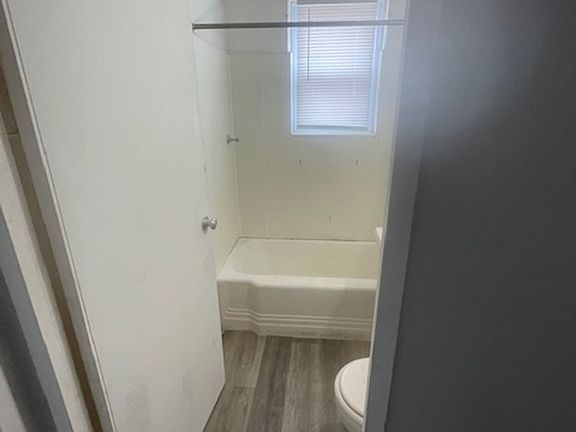 5th image of 828 Illinois Ave SW #4