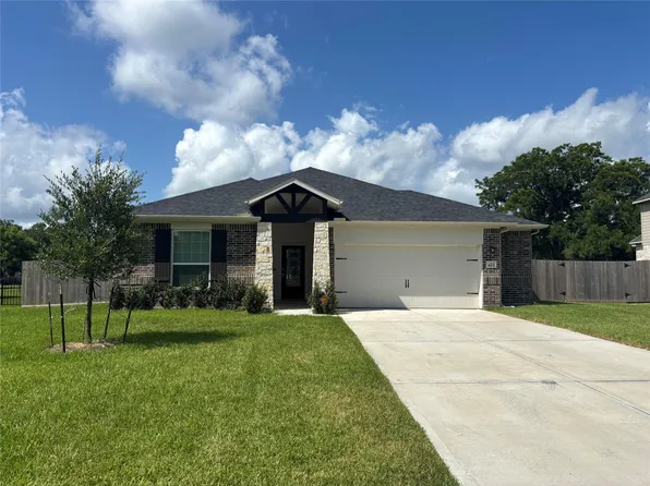411 S Amherst Dr, West Columbia, TX 77486