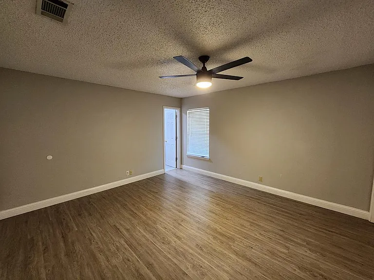 1805 Magnolia Ave — Photo 32