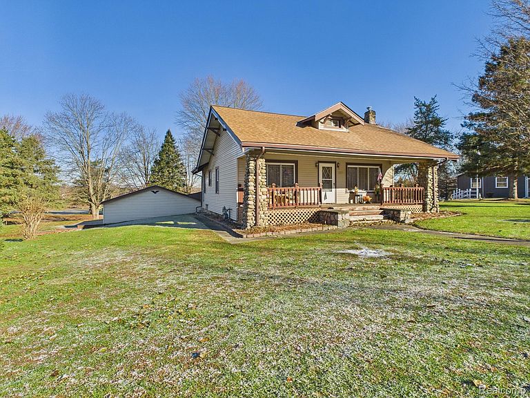 Listing photo 3
