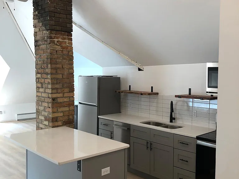 3145 Elliot Ave — Photo 1