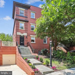 1406 Foxhall Rd NW, Washington, DC, 20007