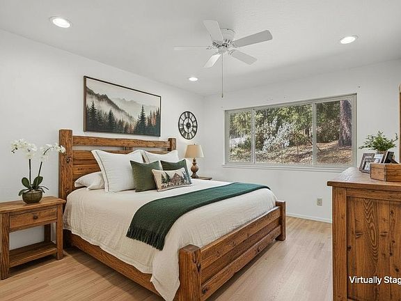 5th image of 935 Whispering Pines Rd