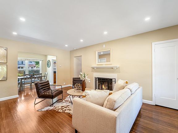 4th image of 1021 Larkspur Dr