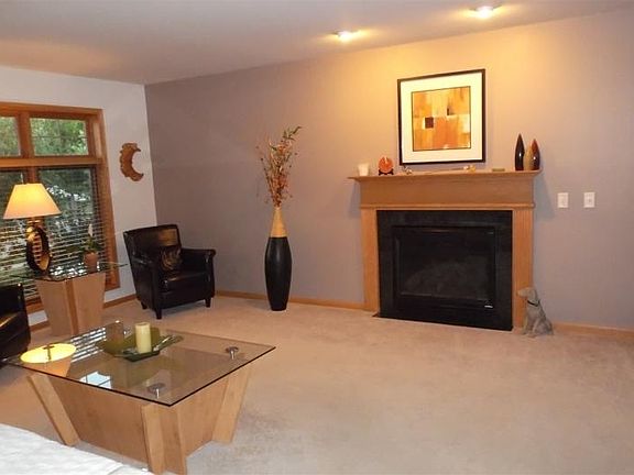 5th image of 2001 Hilldale Ln