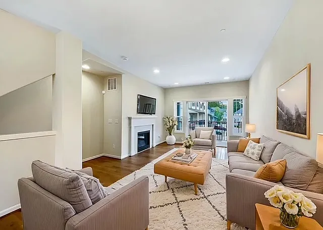 17067 SW Jean Louise Rd — Photo 4