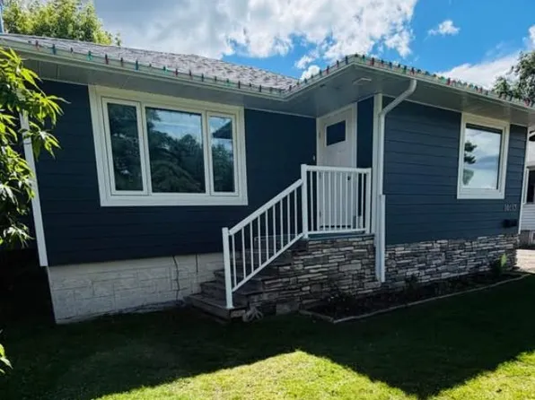 10113 N 92nd Ave, Grande Prairie, AB T8V 0J1