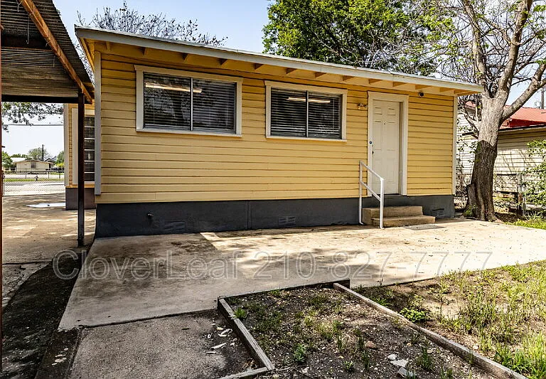 323 Barrera St — Photo 27