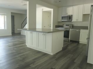 5072 Village Dr, Las Vegas, NV 89142