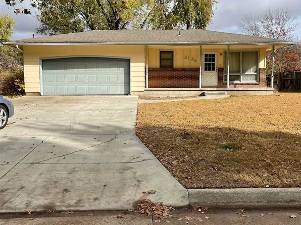 2124 Griffith Ter, Manhattan, KS 66502