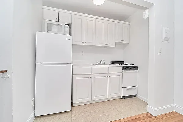 Rented by Living New York | media 8