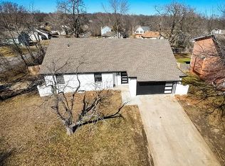 9300 E 90th Pl, Kansas City, MO 64138