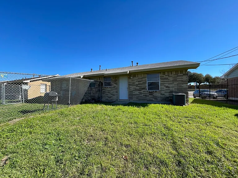 1803 N WS Young Dr — Photo 14