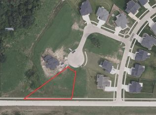 5821 Rose Cir, Des Moines, IA 50321