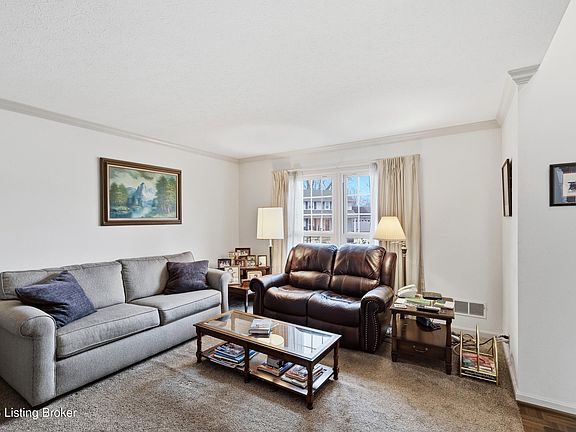 4th image of 9002 Green Garden Ct