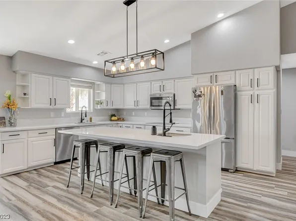 2051 Jim Haworth Ct, Logandale, NV 89021