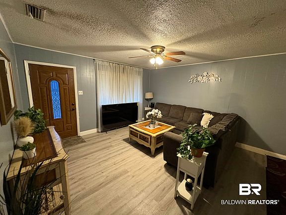 5th image of 4121 Yorkshire Ln