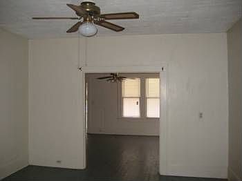 4th image of 812 N Rockwall Ave