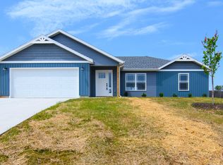 356 Echo Valley Cir, Reeds Spring, MO 65737