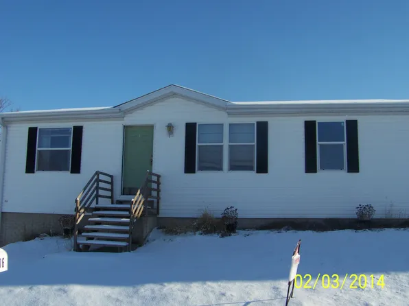 3106 Peartree Ln, Muscatine, IA 52761