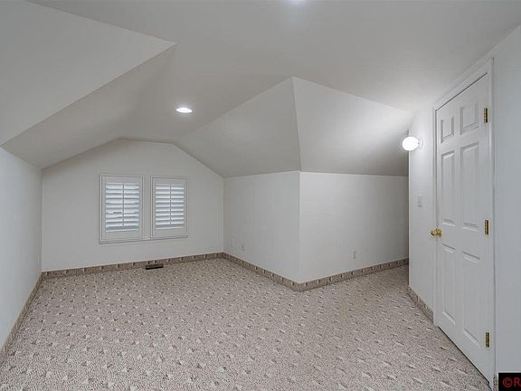 5th image of 364 S Park Ave