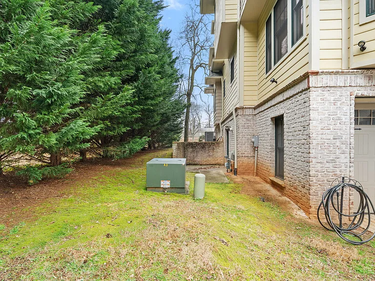 160 Park Pointe Cir #NA — Photo 46