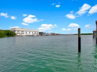 101 Pago Pago Dr E, Naples, FL 34113