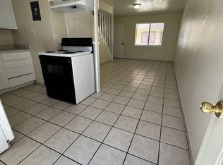 Spacious 2 Bedroom Apartment with Private Backyard, Albuquerque, NM 87108