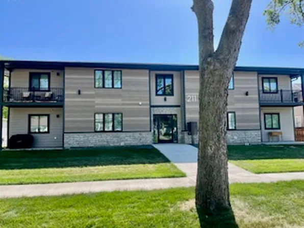 211 Center St, Vermillion, SD