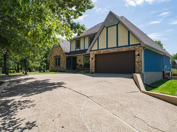 1 Timber Creek Ct, Towanda, IL 61776