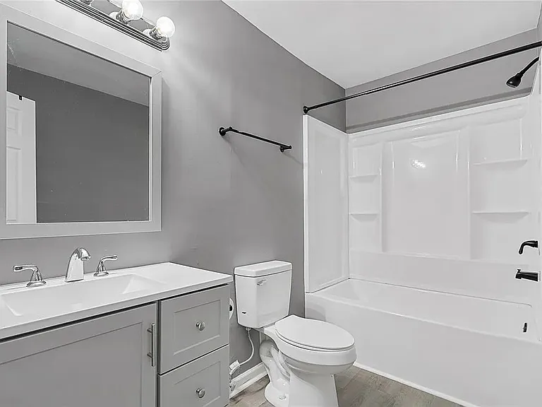 119 Freedom Dr #4 — Photo 16