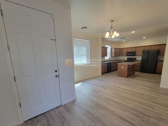 4th image of 7226 S 48th Gln