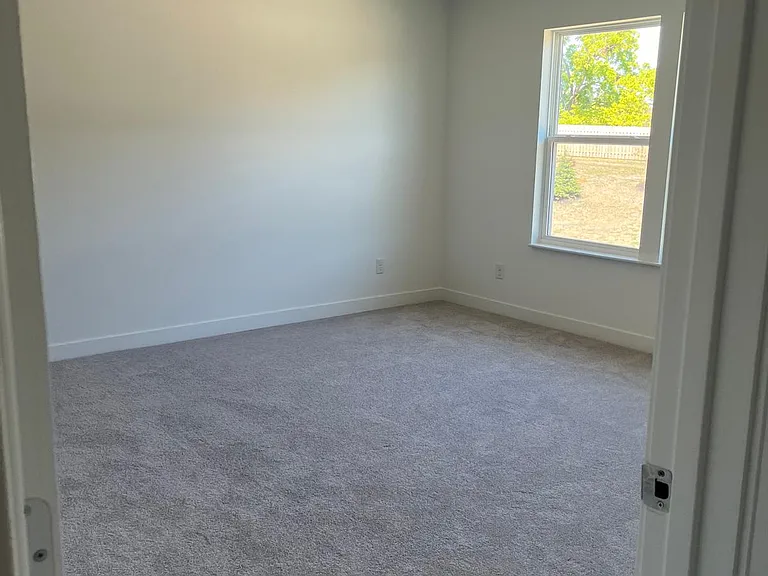 15226 Farrington Way — Photo 10