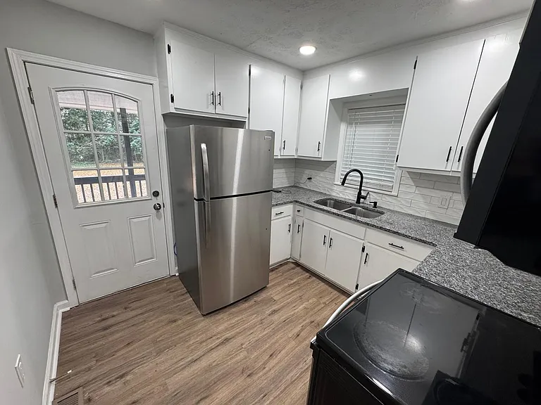 108 E Mimosa Dr — Photo 3