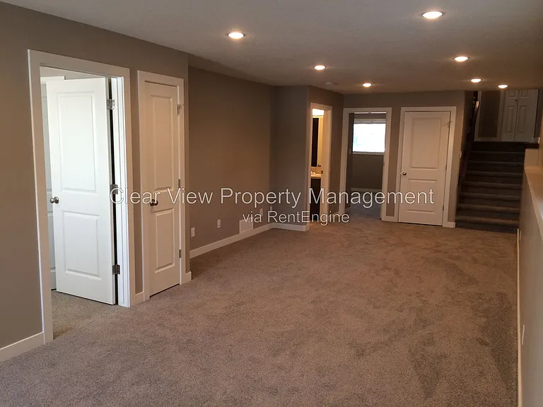 264 Sunridge Rd W — Photo 14