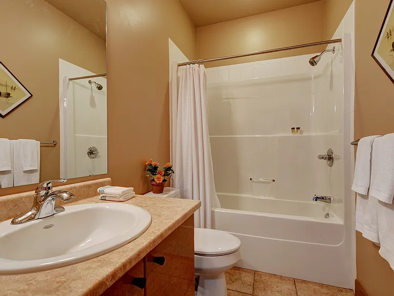 Pandora Ave — Photo 14