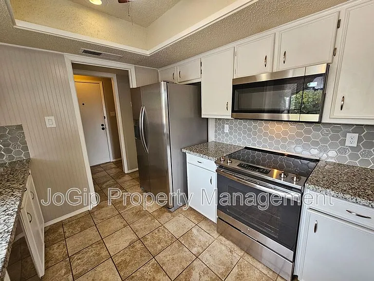 601 Harvest Hill St — Photo 12