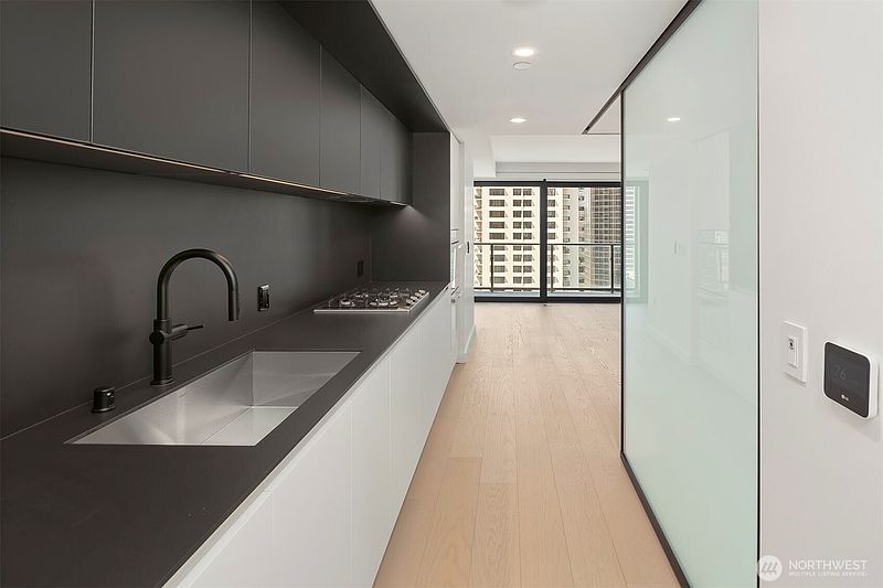3rd image of 300 Virginia Street #1113