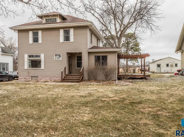 808 5th St, Garretson, SD 57030