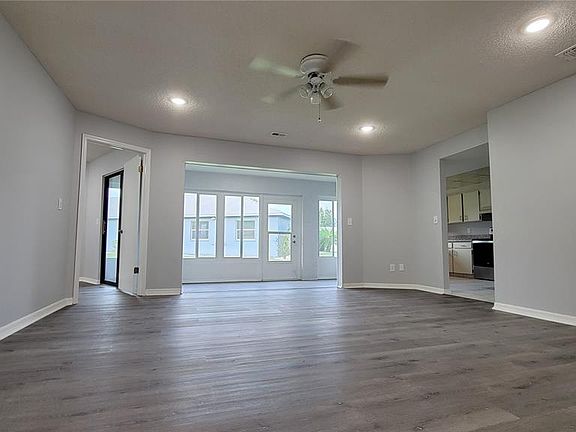5th image of 1806 Atrium Dr