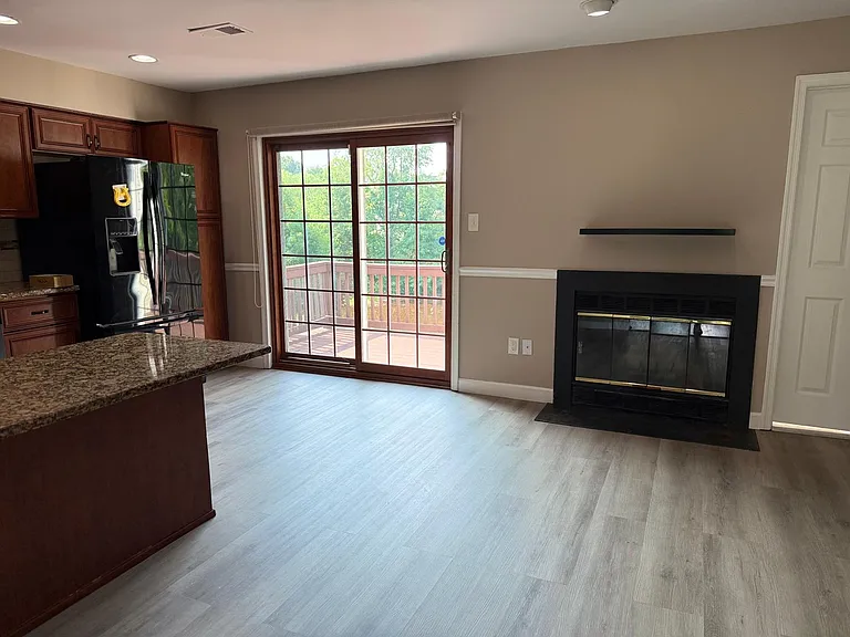 103 Bedford Pl — Photo 15