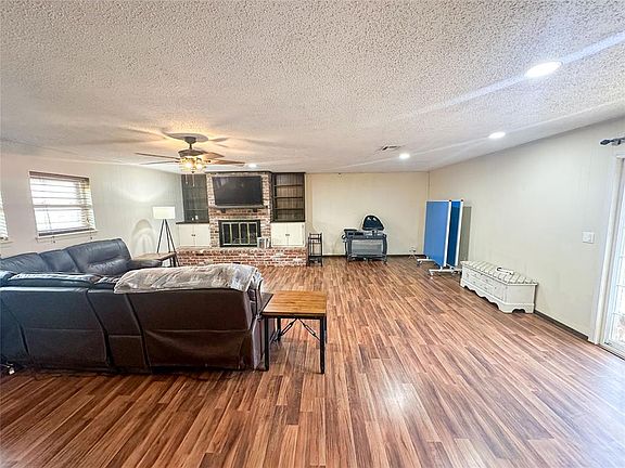 3rd image of 4709 Spiva Dr