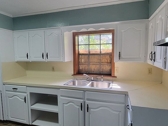 5th image of 2904B Regent St