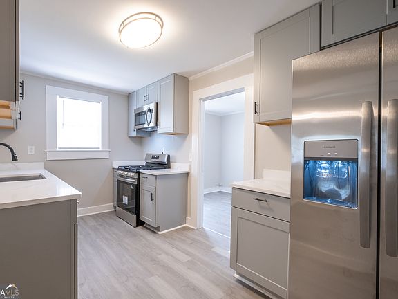4th image of 2209 Wingate St SW