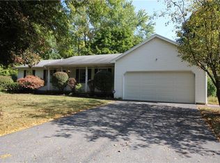 12 Sunset Trl, Fairport, NY 14450