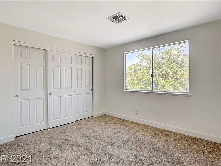3554 El Camino Rd — Photo 15