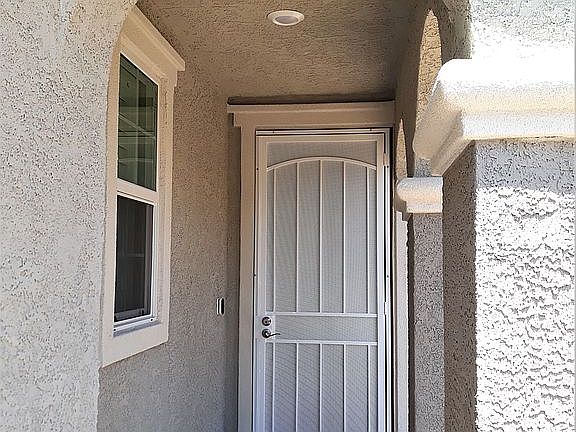 Security screen door 